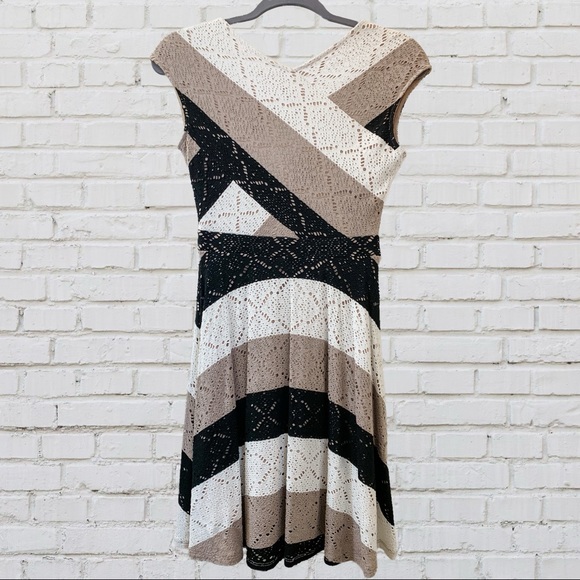 NWT BCBGMAXAZRIA Dress - Picture 4 of 6